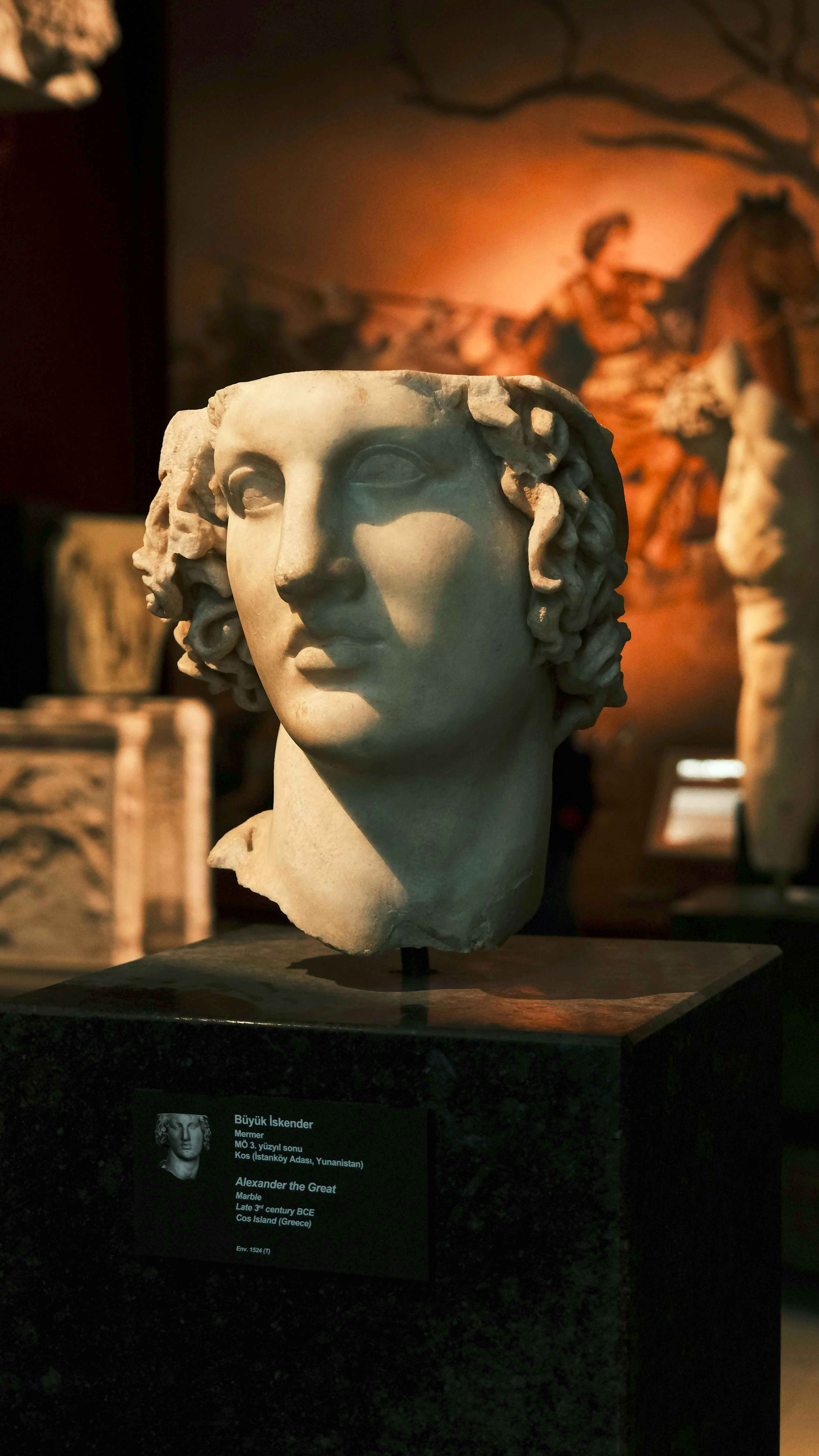 Escultura clássica em exposição representando técnica e responsabilidade na advocacia de Aurelius em todo o Brasil.